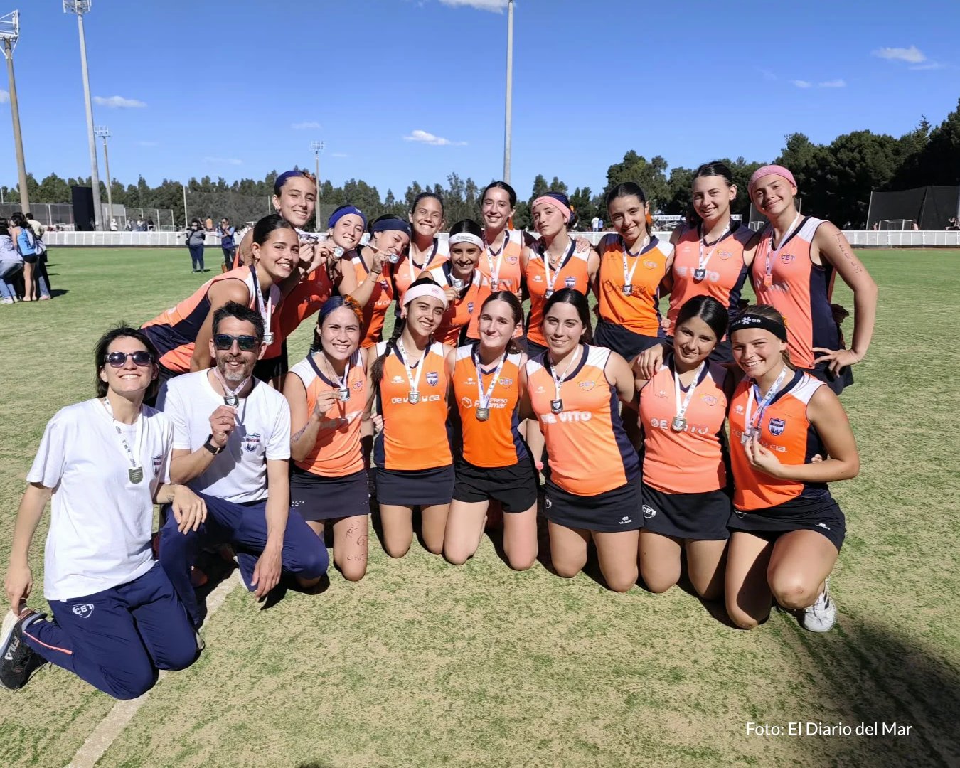 La Sexta del CET hizo historia y se subió al podio regional de hockey