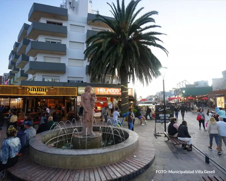 El verano empieza mucho antes de enero: Gesell llevó al Congreso las señales de alerta del turismo