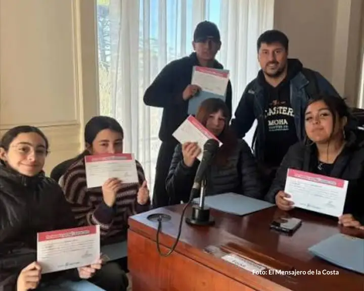 Por un día, las bancas fueron de los estudiantes